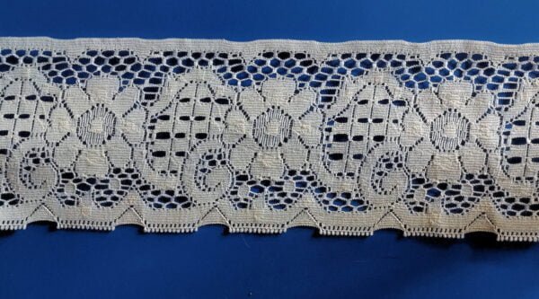 light tan lace 3 1/2" by 62"