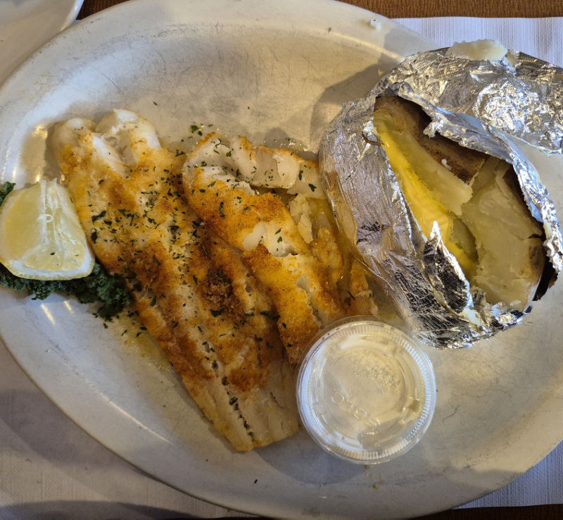 Persichetti's restaurant and bar broiled fish dinner